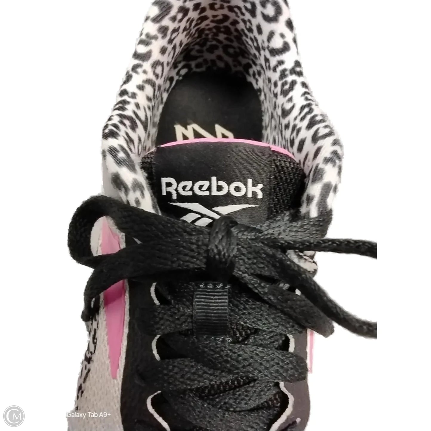 Shoes Athletic By Reebok In White, Size: 6