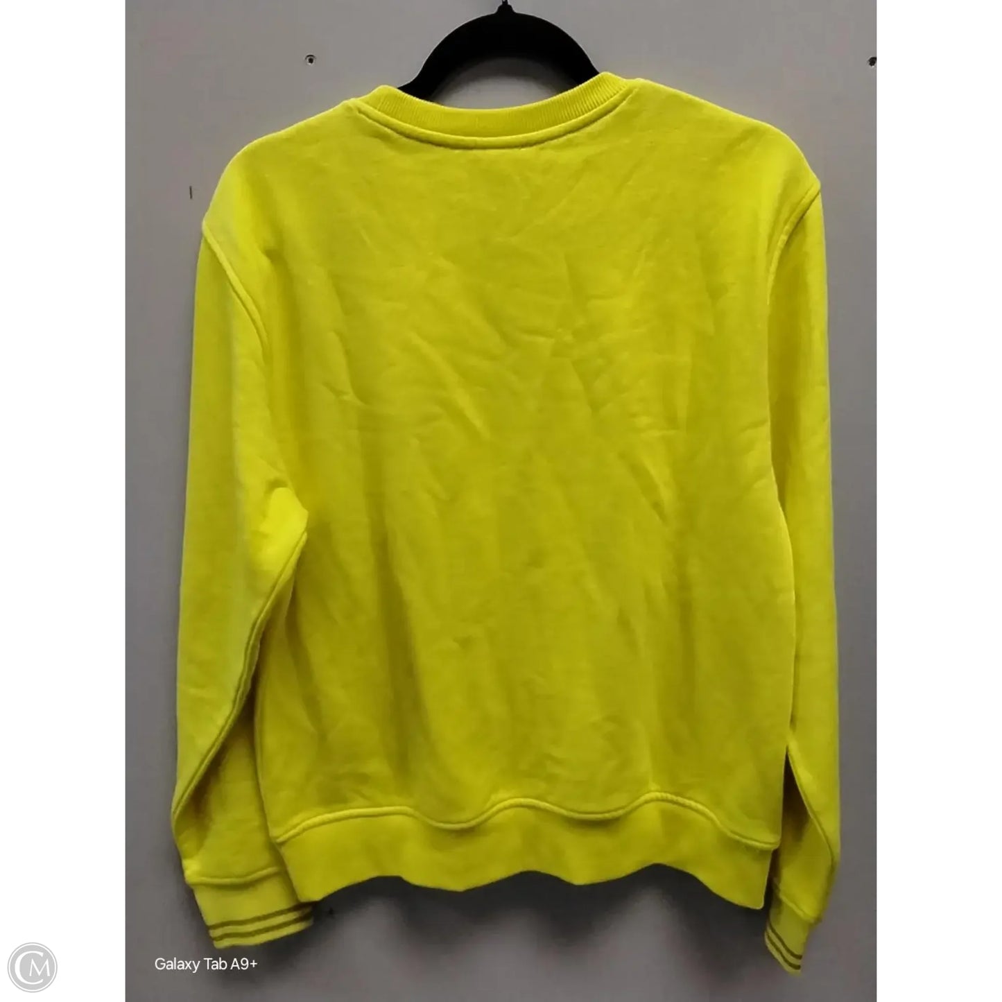 Sweatshirt Crewneck By Clothes Mentor In Yellow, Size: M