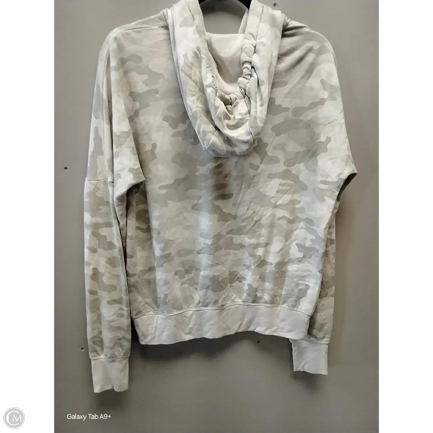 Sweatshirt Hoodie By Glyder In Camouflage Print, Size: M