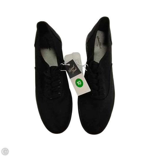 Shoes Sneakers By Universal Thread In Black, Size: 10