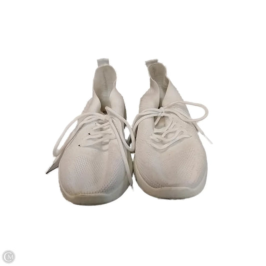 Shoes Sneakers By Cmf In White, Size: 9.5