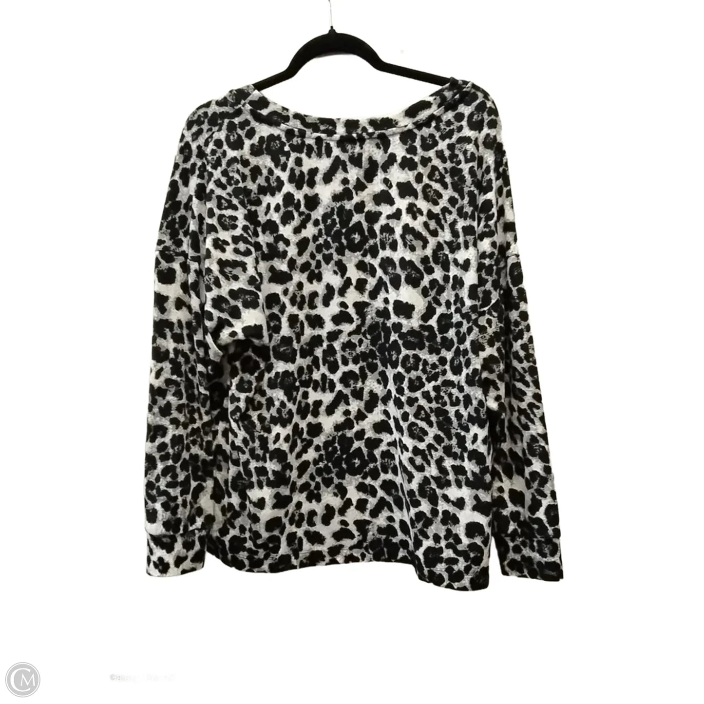 Top Long Sleeve By Clothes Mentor In Animal Print, Size: S