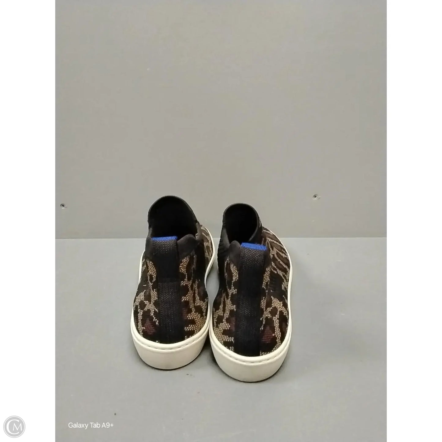 Shoes Sneakers By Rothys In Animal Print, Size: 8.5