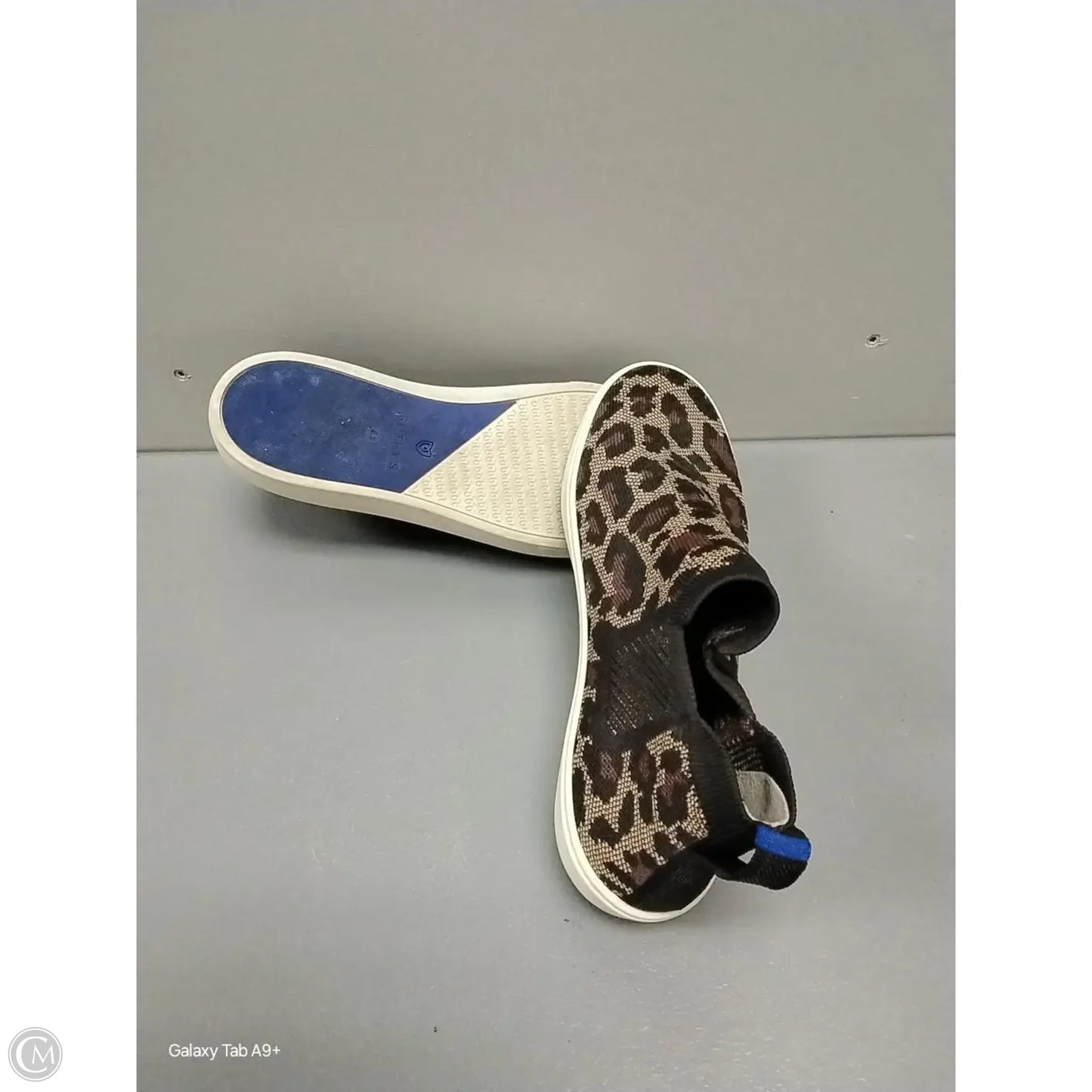 Shoes Sneakers By Rothys In Animal Print, Size: 8.5