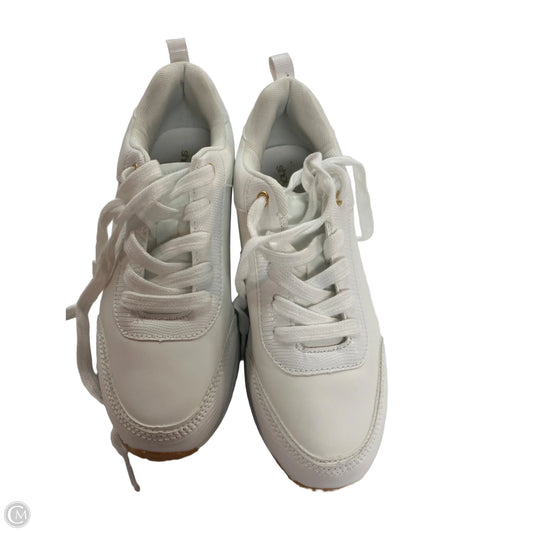 Shoes Sneakers By Shoedazzle In White, Size: 6