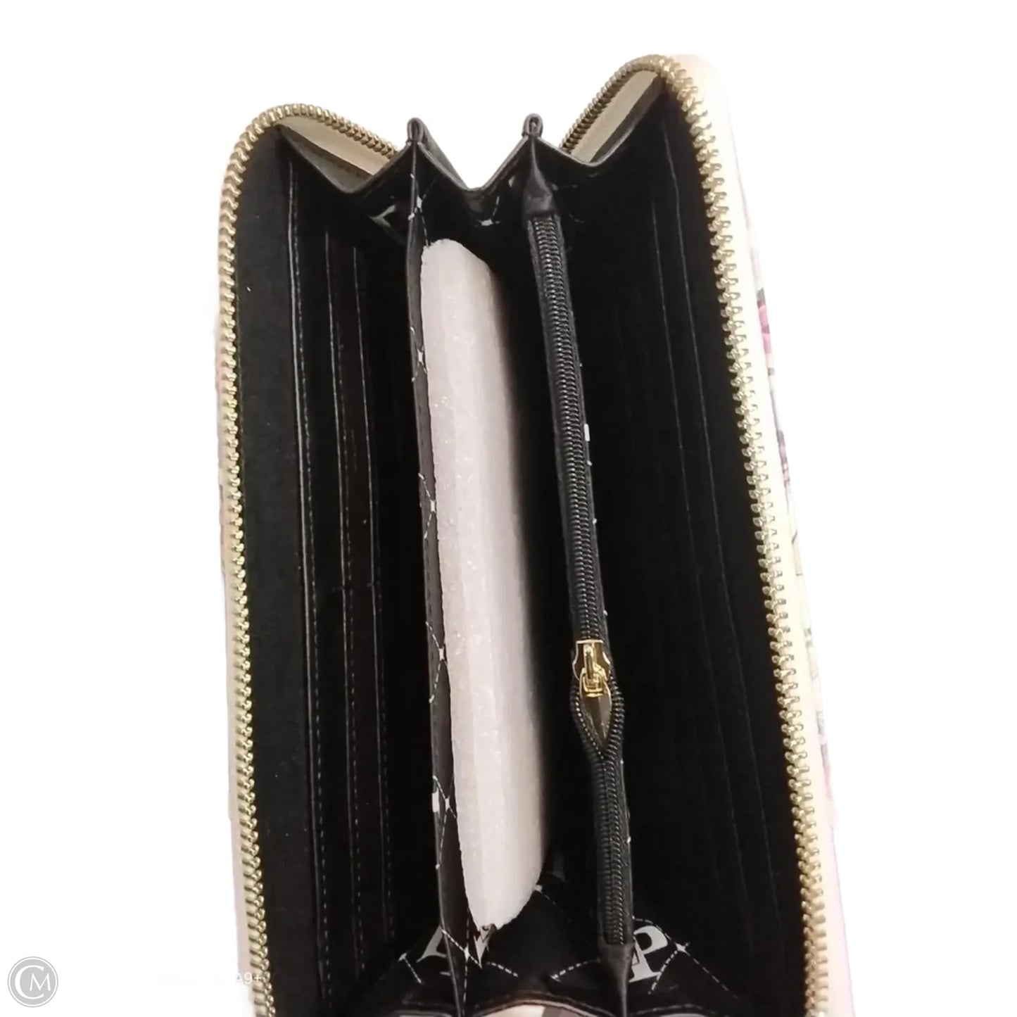 Wristlet By Clothes Mentor, Size: Large