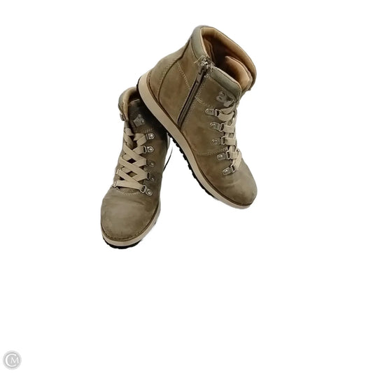 Boots Ankle Flats By Clothes Mentor In Beige, Size: 8