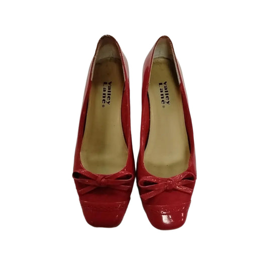 Shoes Heels Kitten By Valley Lane In Red, Size: 6