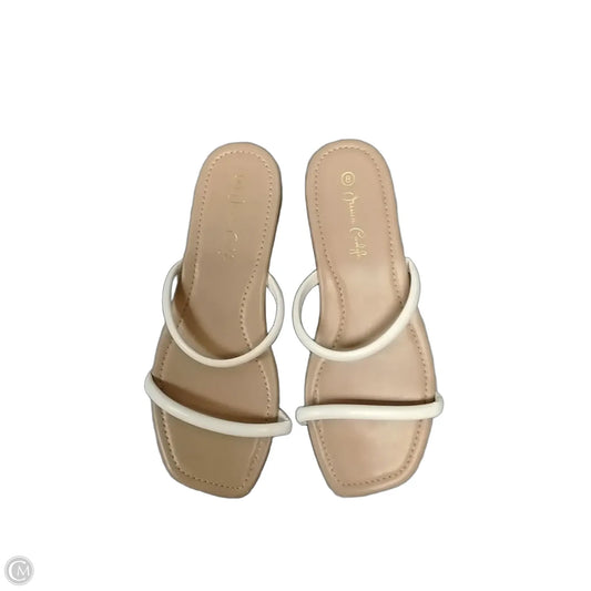 Sandals Flats By Clothes Mentor In White, Size: 8