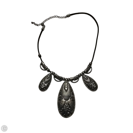 Necklace Pendant By Clothes Mentor, Size: 1