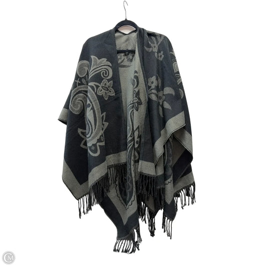 Shawl By Clothes Mentor In Black & Grey, Size: Onesize
