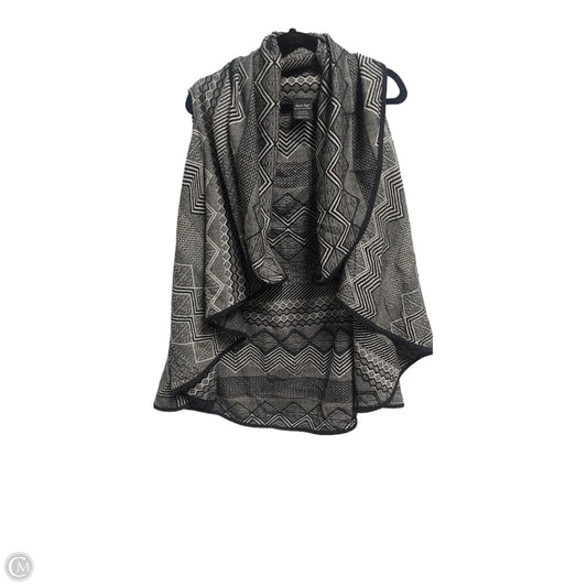 Shawl By Clothes Mentor In Black & White, Size: Onesize