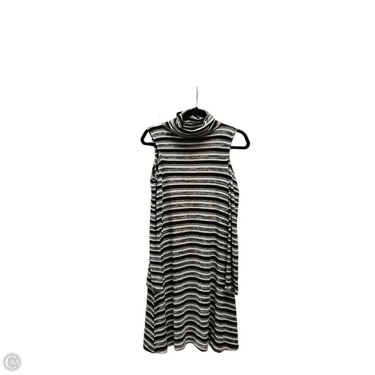 Dress Casual Short By Clothes Mentor In Striped Pattern, Size: M