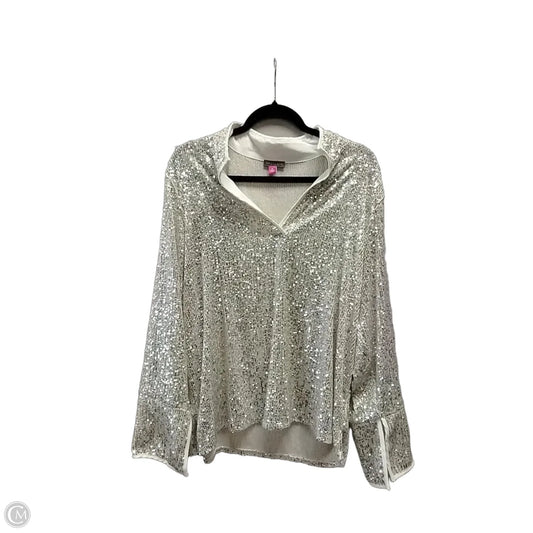 Top Long Sleeve By Vince Camuto In Silver, Size: Xl