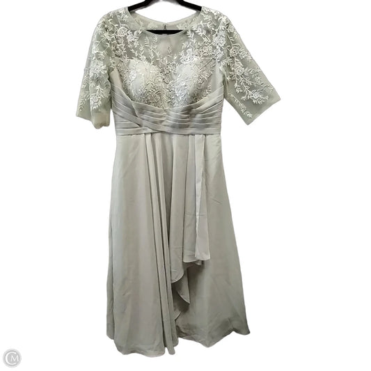 Dress Party Midi By Clothes Mentor In Green, Size: 14