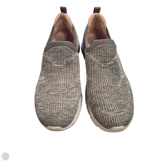 Shoes Sneakers By Skechers In Grey, Size: 7