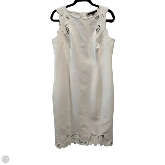 Dress Casual Short By White House Black Market In White, Size: 12