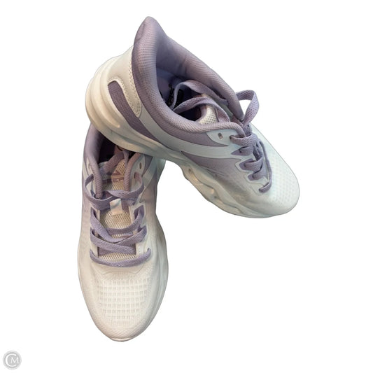 Shoes Athletic By Clothes Mentor In White, Size: 7
