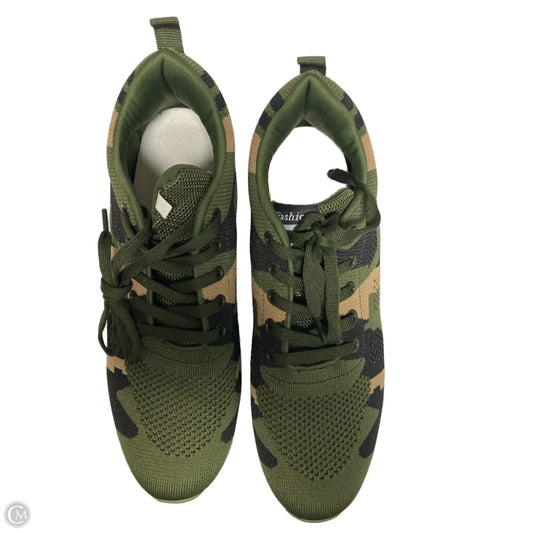Shoes Sneakers By Clothes Mentor In Camouflage Print, Size: 11.5