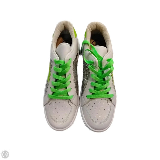 Shoes Sneakers By Clothes Mentor In White, Size: 10