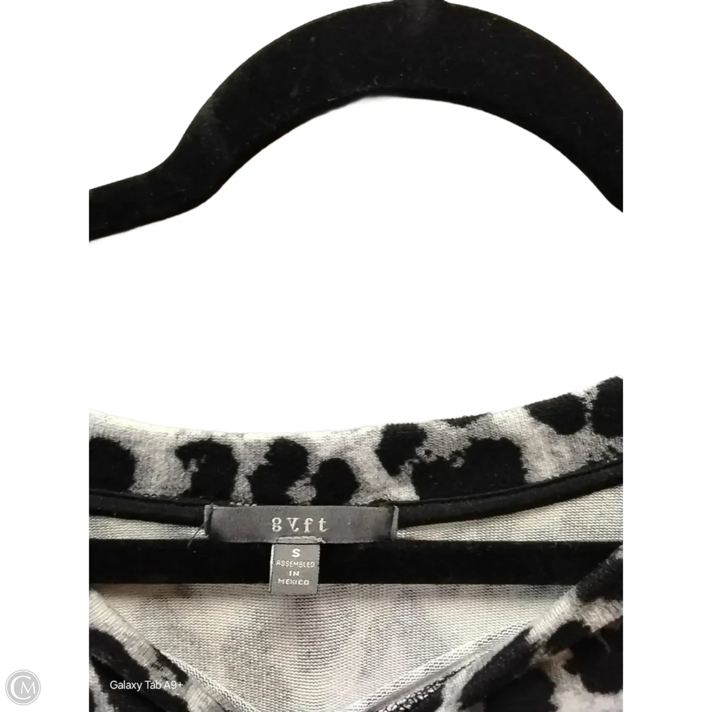 Top Long Sleeve By Clothes Mentor In Animal Print, Size: S