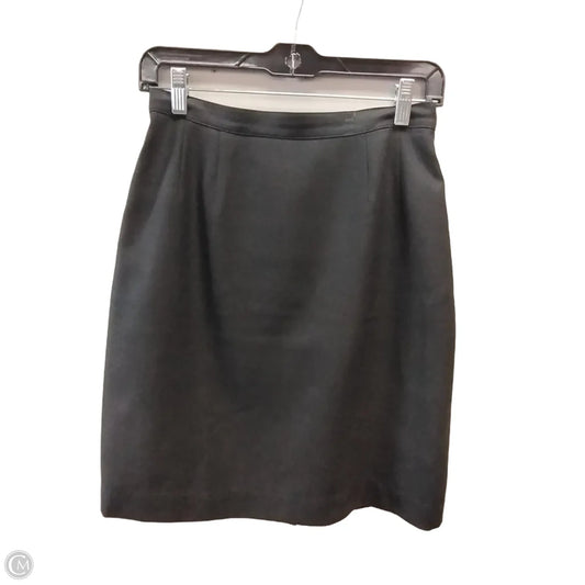 Skirt Mini & Short By Clothes Mentor In Black, Size: 4