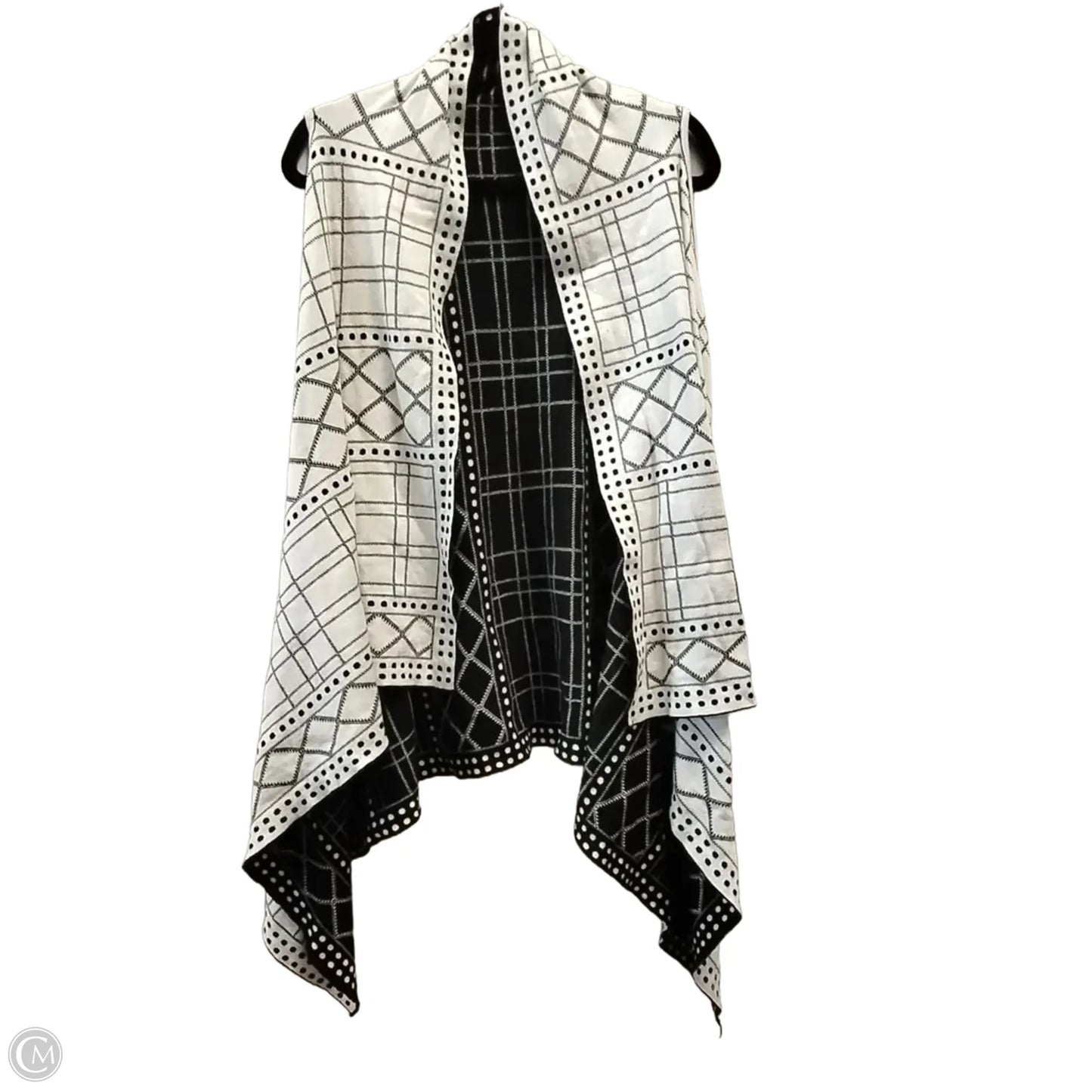 Shawl By Clothes Mentor In Black & White, Size: Onesize