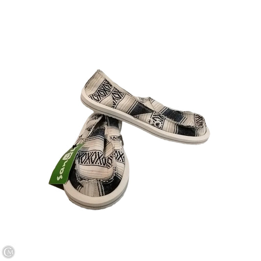 Shoes Flats By Sanuk In White, Size: 5