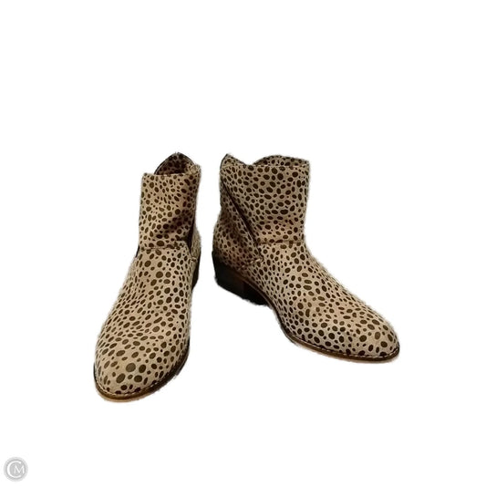 Boots Ankle Heels By Clothes Mentor In Animal Print, Size: 6