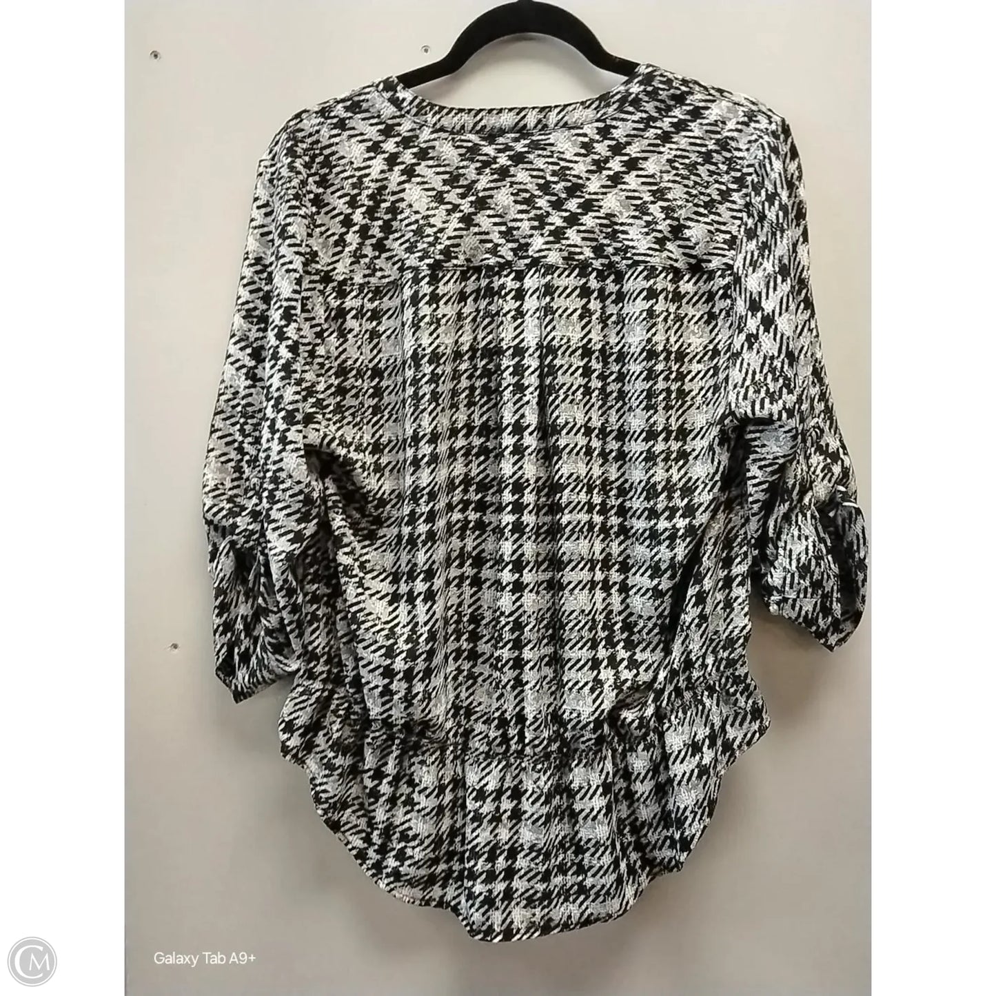 Top Long Sleeve By Torrid In Geometric Pattern, Size: 0p