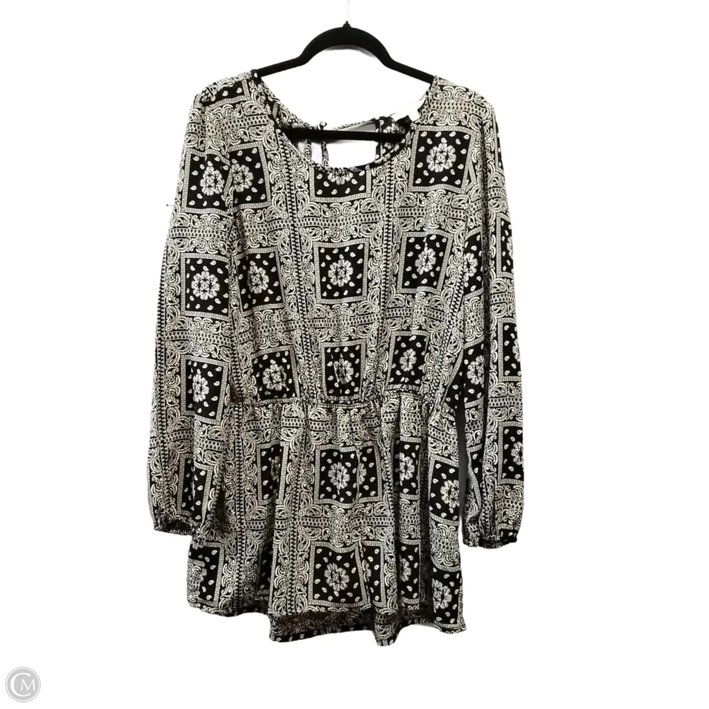 Shortalls By Illa Illa In Geometric Pattern, Size: L