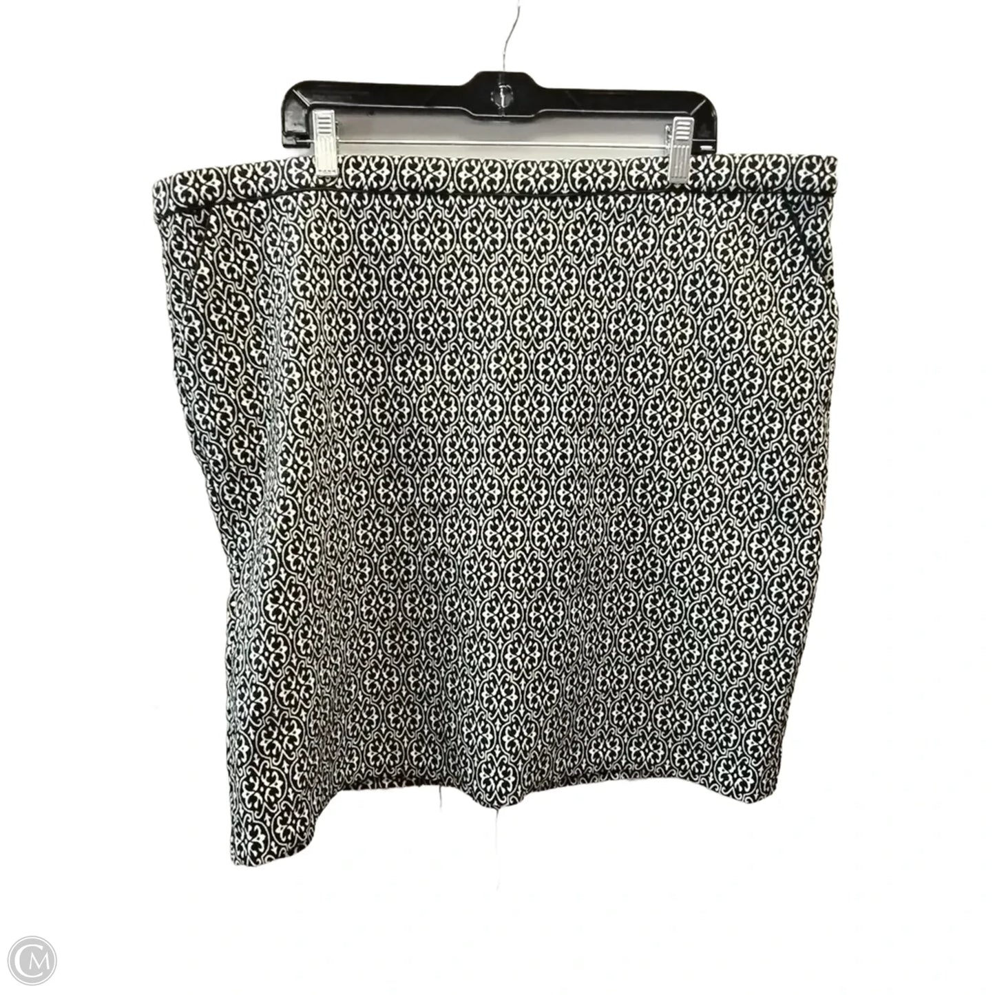 Skirt Midi By Clothes Mentor In Black & White, Size: 3x