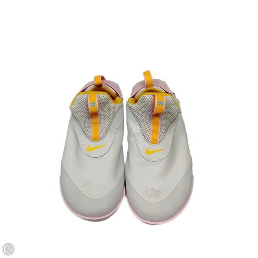 Shoes Sneakers By Nike In Grey & Yellow, Size: 8.5