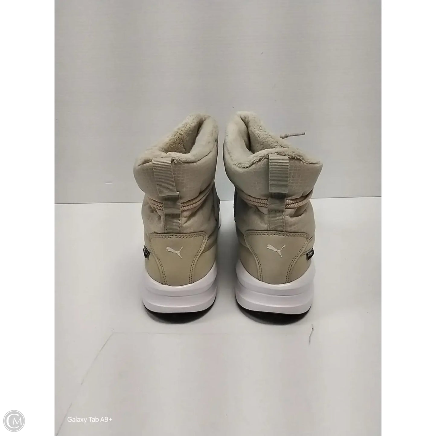 Shoes Sneakers By Puma In Cream, Size: 10