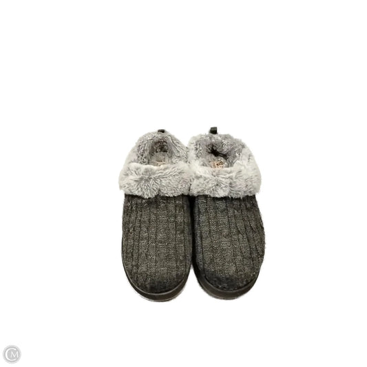 Shoes Flats By Skechers In Grey, Size: 5.5