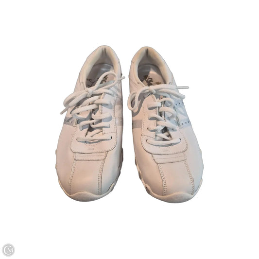 Shoes Sneakers By Skechers In White, Size: 9