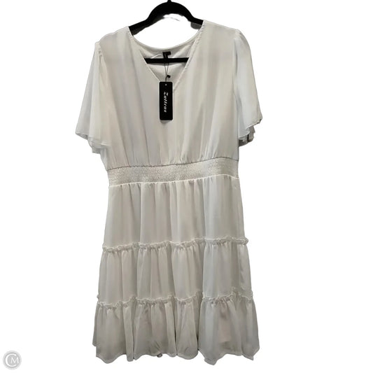 Dress Casual Short By Clothes Mentor In White, Size: 18