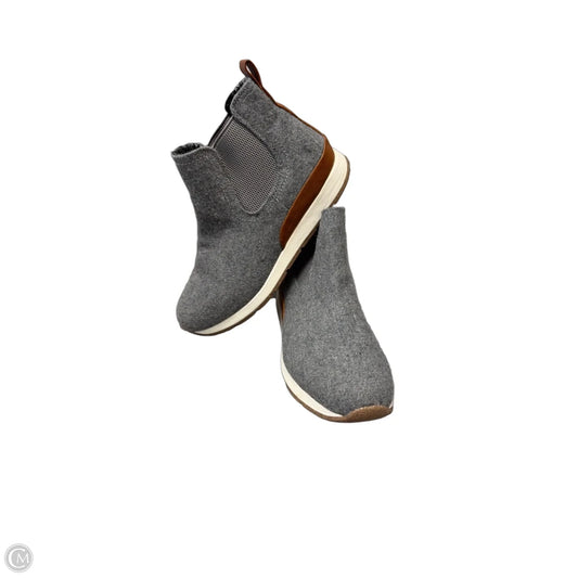 Boots Ankle Flats By Boc In Grey, Size: 8.5