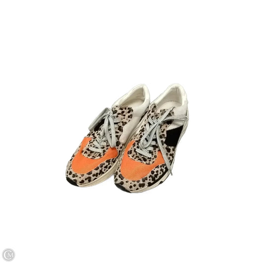 Shoes Sneakers By Oasis Society In Animal Print, Size: 9