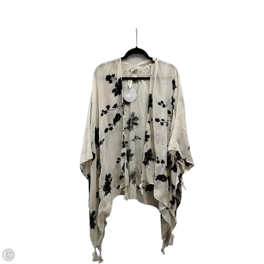 Shawl By Clothes Mentor In Cream, Size: L