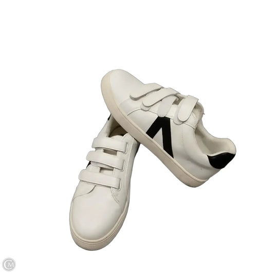 Shoes Sneakers By Mia In White, Size: 9