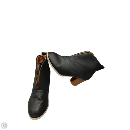 Boots Ankle Heels By Clothes Mentor In Black, Size: 7.5