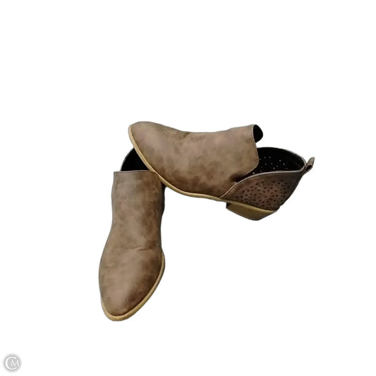 Boots Ankle Heels By Cme In Brown, Size: 8.5