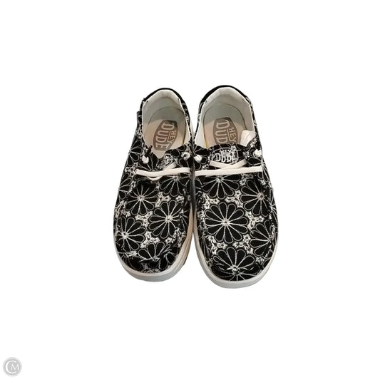 Shoes Flats By Hey Dude In Black & White, Size: 9